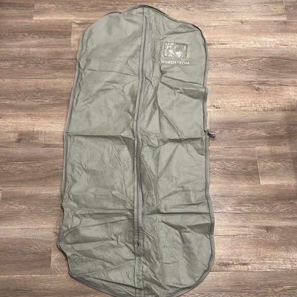 🎉1 hr sale 🎉Garment Bags 👗 - Picture 7 of 7